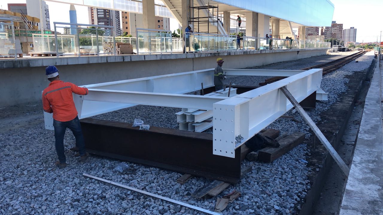 Obra do VLT – Içamento de estrutura de passarela no Papicu bloqueia via neste domingo (17)