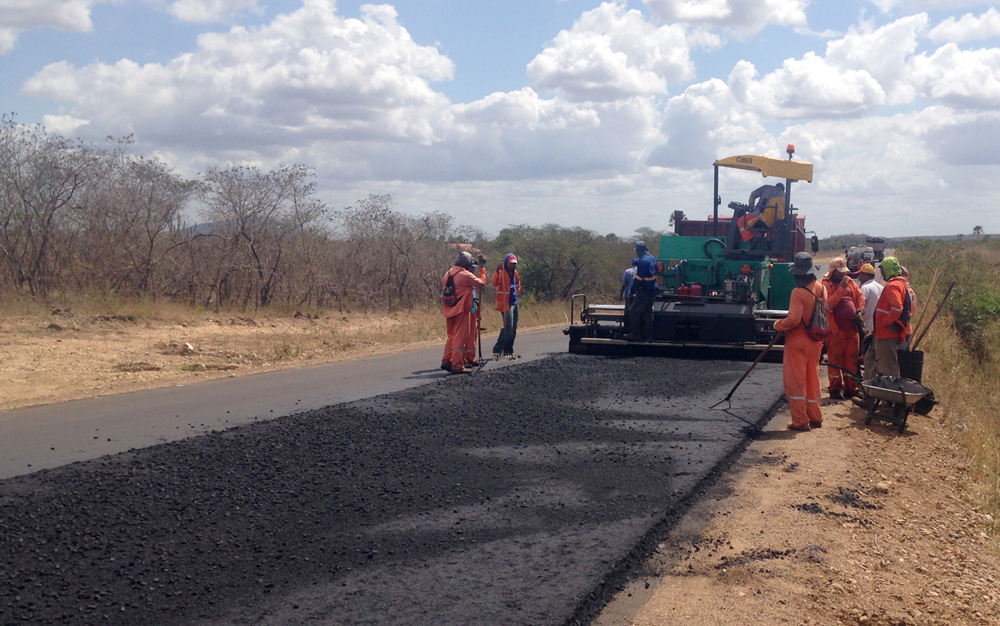 Trecho Morrinhos – Santana do Acaraú recebe obras de restauração