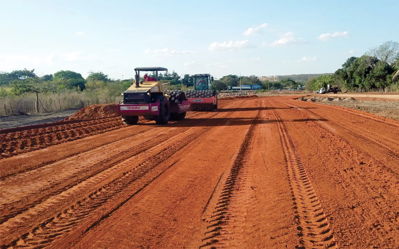 DER realiza pavimentação de novo trecho do Anel Viário do Cariri