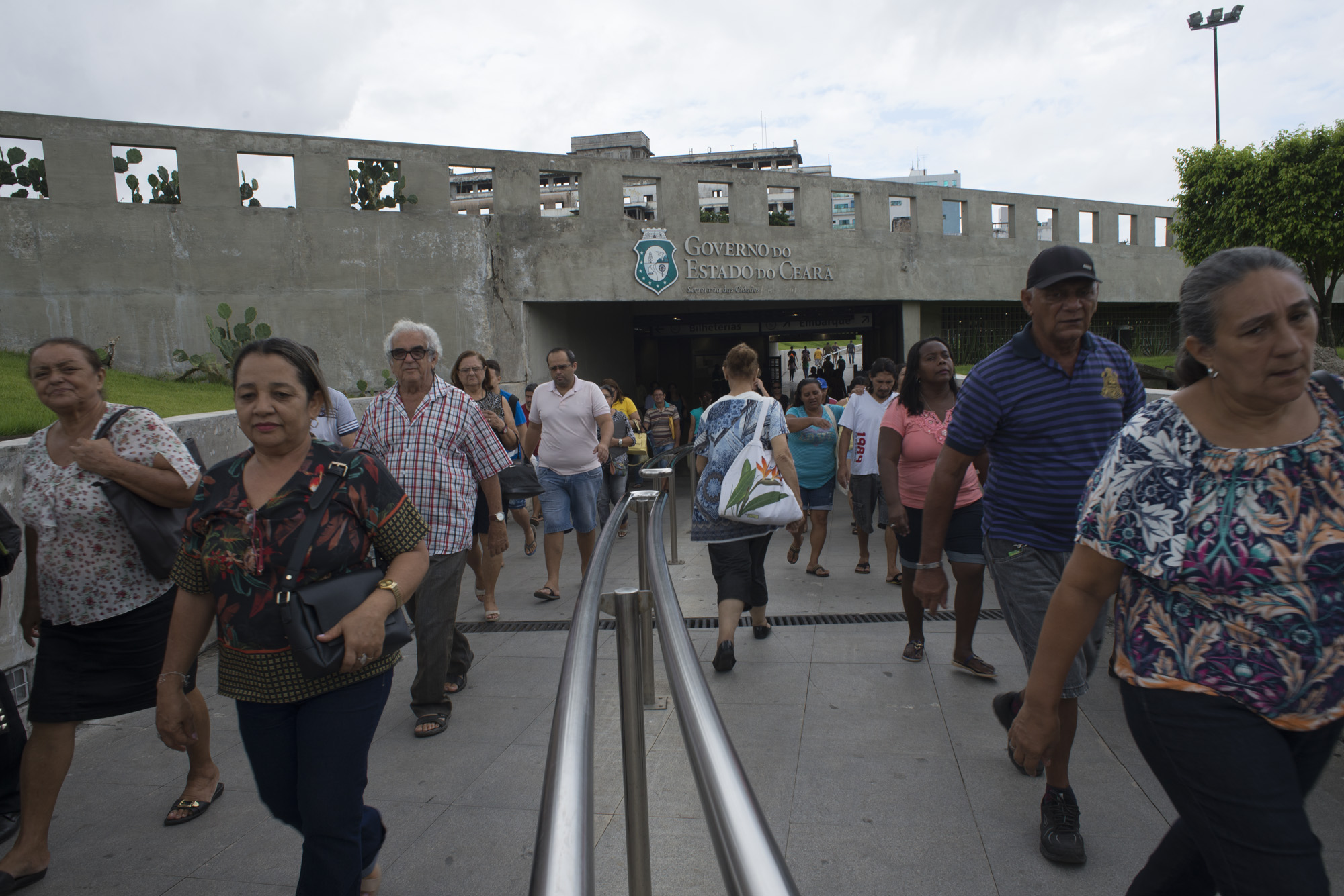 Estação José de Alencar agora conta com venda de produtos e passageiros aprovam a novidade
