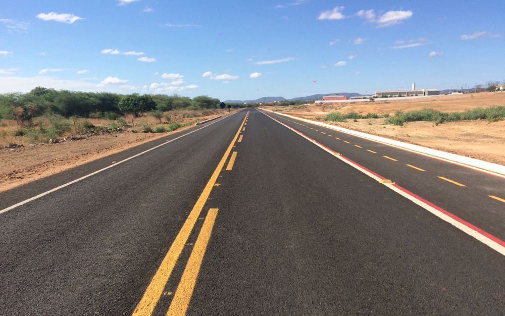 Novo Oriente ganha estrada pavimentada