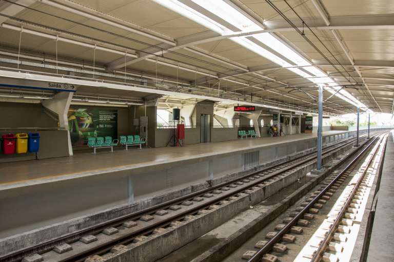 Estações JK e Padre Cícero do metrô terão placas para geração de energia solar