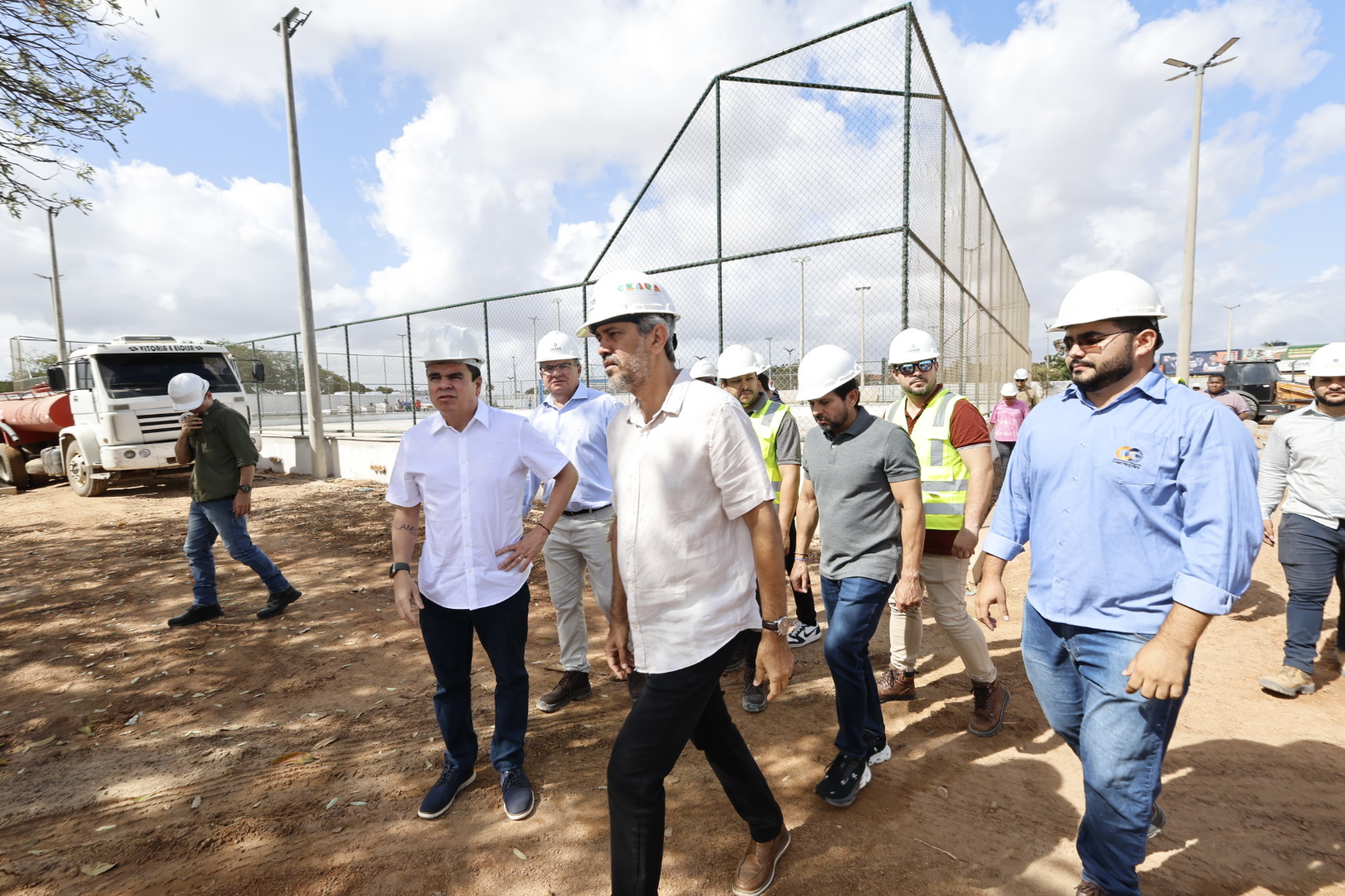 Com previsão de entrega para janeiro de 2026, governador vistoria obras do VLT Ramal Aeroporto e de área de lazer no entorno